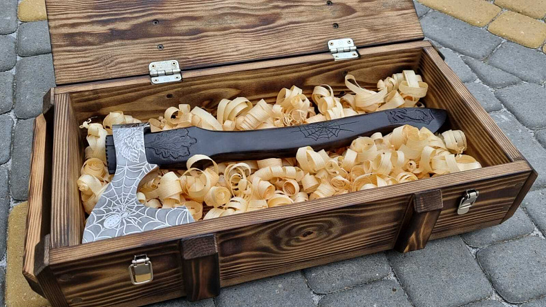 Подарочный ящик под топор,средний