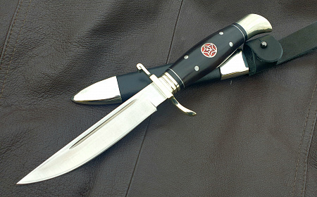 "Финка НКВД": сталь - Bohler (S390); рукоять - черный граб