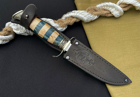 "Финка НКВД": сталь - Х12МФ (кованая); рукоять - карельская береза