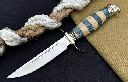 "Финка НКВД": сталь - Х12МФ (кованая); рукоять - карельская береза